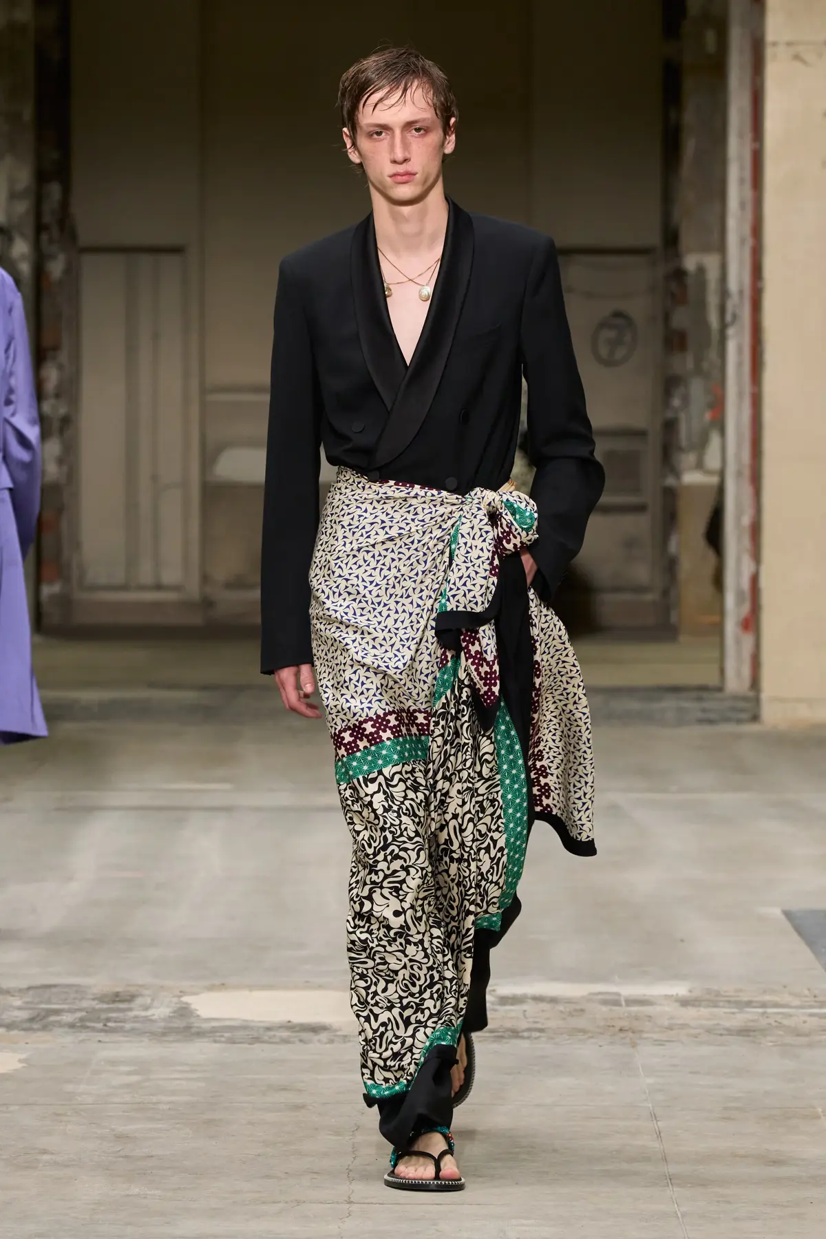 00050 Dries Van Noten Spring 2026 Menswear Credit Gorunway