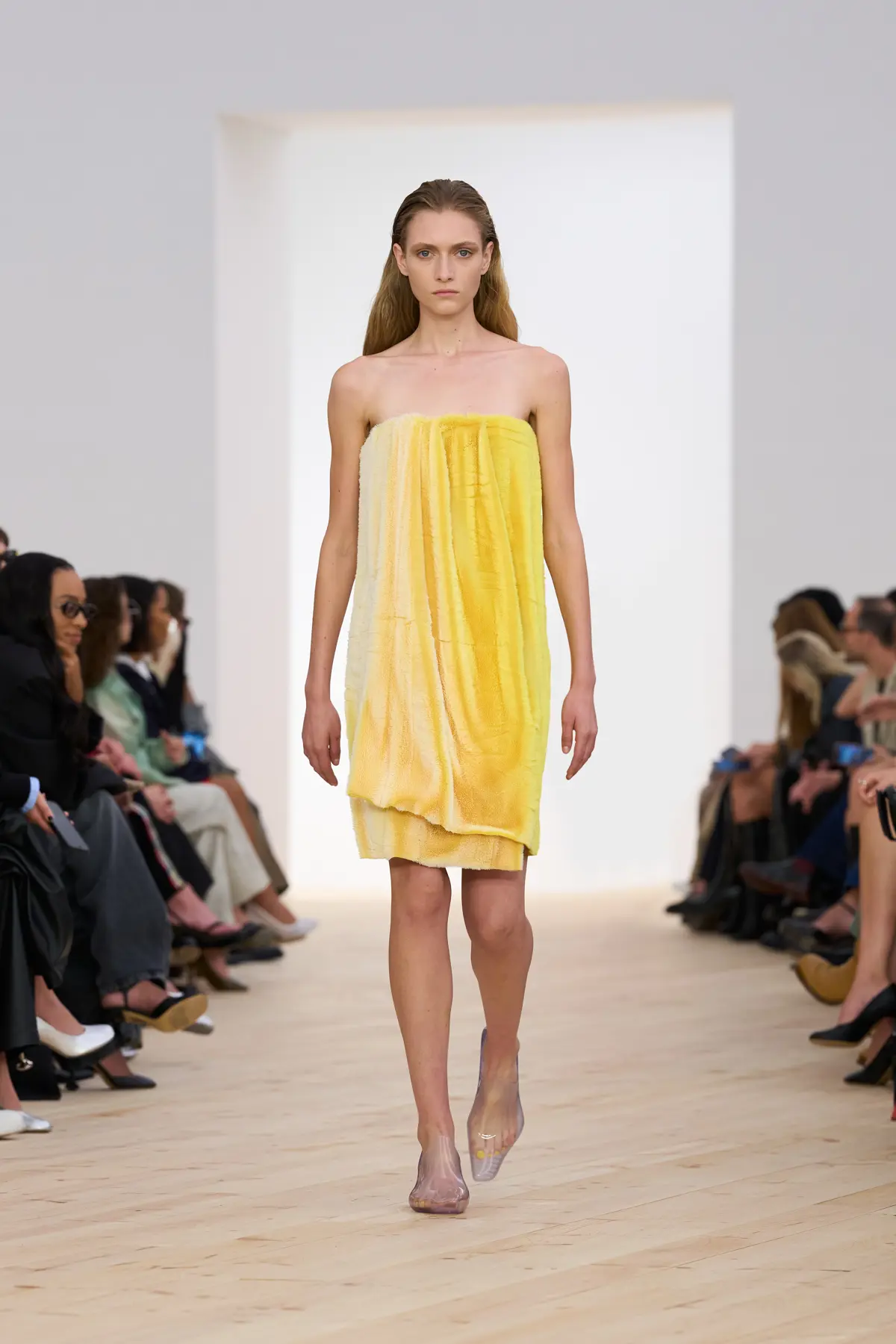 Loewe Ss26 Ww Show Runway Look 33 Front Rgb Cropped 2X3 33
